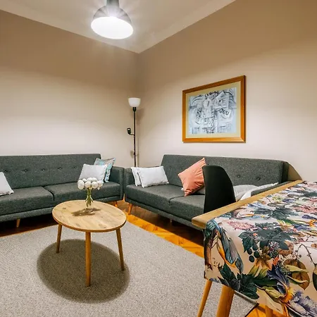 Lägenhet Chic Roomy Flat W Balcony 2 Min To Citys Nisantasi