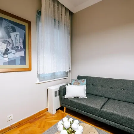 Chic Roomy Flat W Balcony 2 Min To Citys Nisantasi Apartment Istanbul