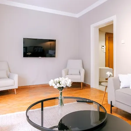 Apartment Chic Roomy Flat W Balcony 2 Min To Citys Nisantasi *