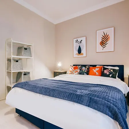 Chic Roomy Flat W Balcony 2 Min To Citys Nisantasi Apartment Istanbul