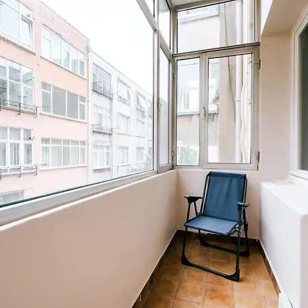 Chic Roomy Flat W Balcony 2 Min To Citys Nisantasi Apartment *