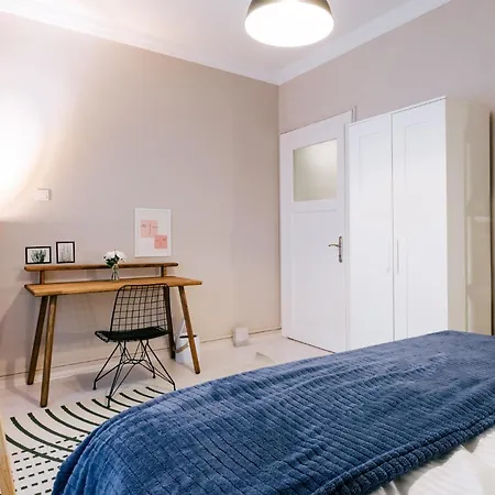 Chic Roomy Flat W Balcony 2 Min To Citys Nisantasi Apartment