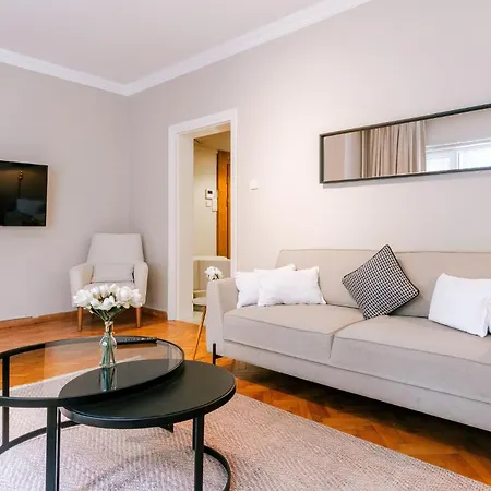 Chic Roomy Flat W Balcony 2 Min To Citys Nisantasi Istanbulská provincie