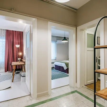 Chic Roomy Flat W Balcony 2 Min To Citys Nisantasi Apartmán Istanbulská provincie